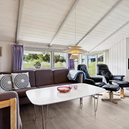 Feriehus Amazing In With Sauna